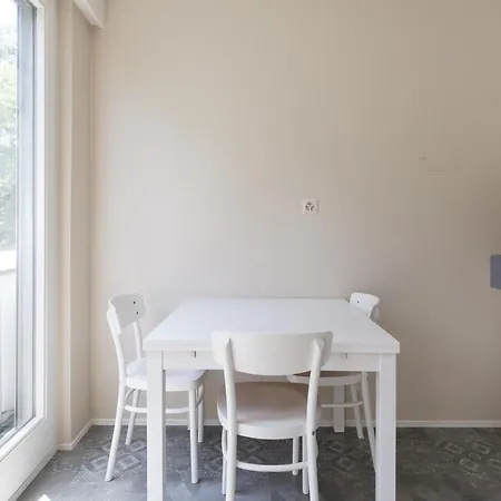 Cosy Studio Central With Parking *